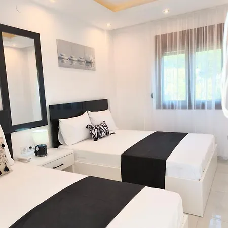 Villa Chrisella Crystal *