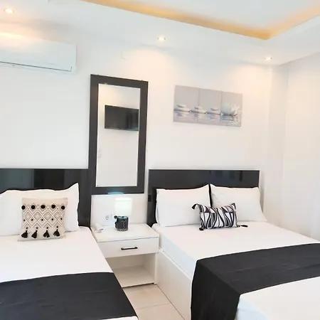 Chrisella Crystal * Szkála Rahoníu