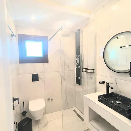 Chrisella Crystal Villa Szkála Rahoníu