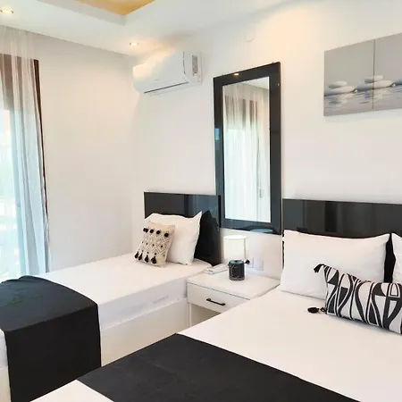 Chrisella Crystal Skala Rachoni (Thasos)