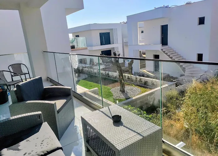 Willa Chrisella Crystal