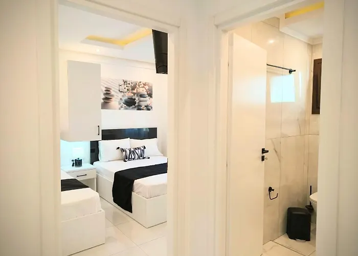 Chrisella Crystal Willa