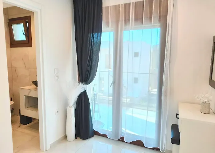 Chrisella Crystal Willa