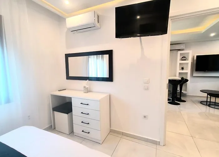 Chrisella Crystal Willa